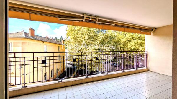 Appartement à CHARBONNIERES-LES-BAINS, 69260 - 4 pièces 101m²