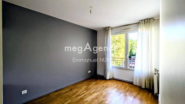 Appartement à CHARBONNIERES-LES-BAINS, 69260 - 4 pièces 101m²