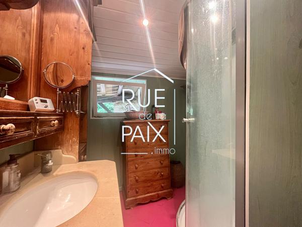 79130 AZAY SUR THOUET Maison en pierre avec piscine