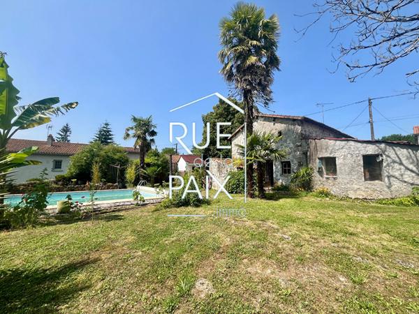 79130 AZAY SUR THOUET Maison en pierre avec piscine