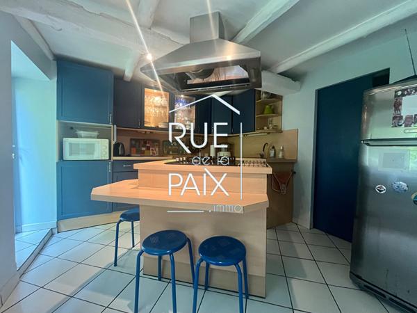 79130 AZAY SUR THOUET Maison en pierre avec piscine