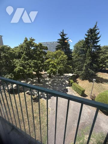 Centre-ville - Charmant type 5 dans résidence entretenue avec espaces verts 