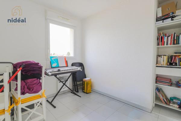 APPARTEMENT 3 CHAMBRES AVEC BALCON 2 PLACES DE PARKING SITUÉ RÉSIDENCE CLAIR DE LUNE (2e étage)