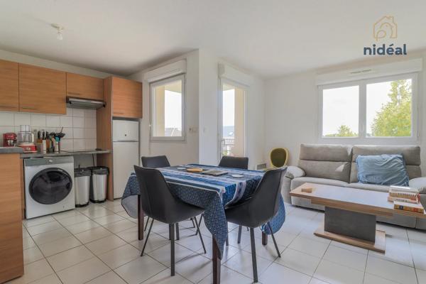 APPARTEMENT 3 CHAMBRES AVEC BALCON 2 PLACES DE PARKING SITUÉ RÉSIDENCE CLAIR DE LUNE (2e étage)