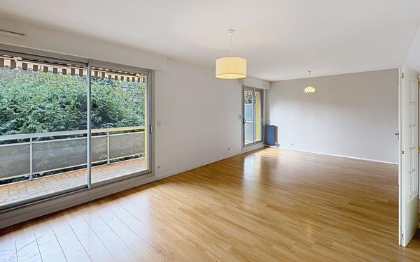 Appartement à louer    3 pièces • 82 m2 Pau