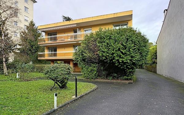 Appartement à louer    3 pièces • 82 m2 Pau