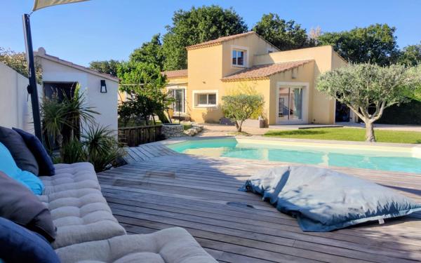 Maison à vendre    5 pièces •  Rochefort-du-Gard