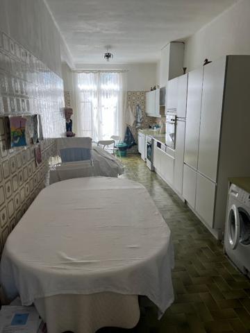 Maison Nimes 7 pièce(s) 257.42 m2