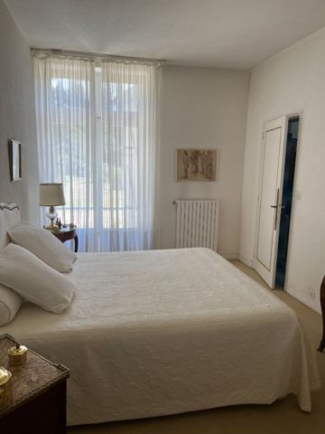 Maison Nimes 7 pièce(s) 257.42 m2