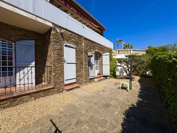 Villa
                                                                                                                                                                                                                                                                                                                        8 pièce(s)                                                                                                                                                                                                          5 chambre(s)                                                                                                                                                                                                          228  m²