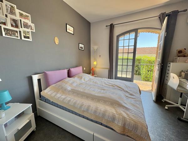 Villa
                                                                                                                                                                                                                                                                                                                        8 pièce(s)                                                                                                                                                                                                          5 chambre(s)                                                                                                                                                                                                          228  m²