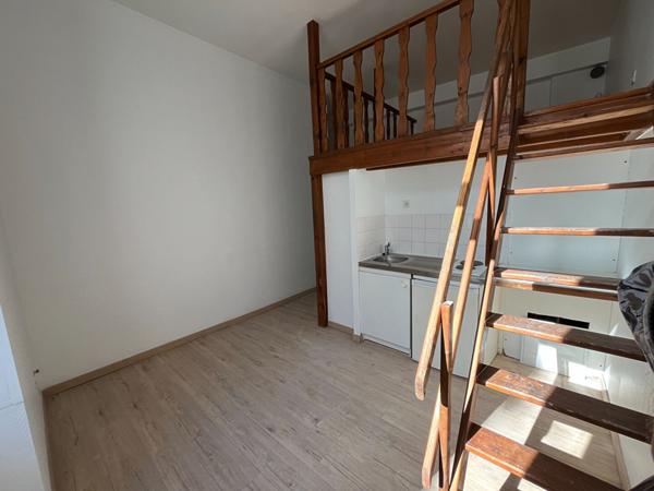 Appartement Nantes 1 pièce(s) 20 m2,  
Nantes 44000