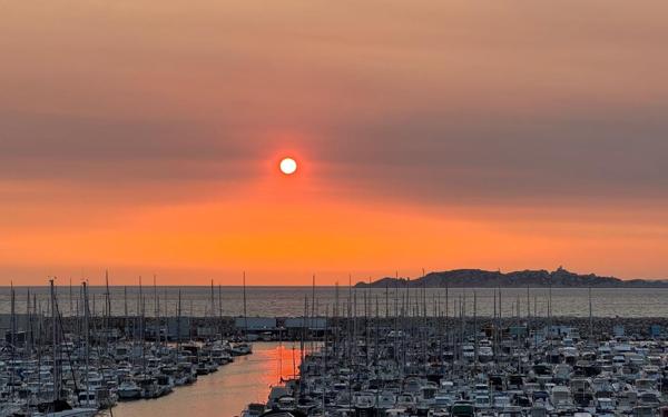 Appartement à vendre    4 pièces • 87,87 m2 Marseille 8