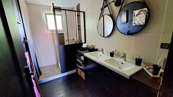 Maison à vendre 234 000 € Saint-Seurin-sur-l'Isle 5 p 111 m² DPE C