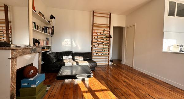 A VENDRE SUPERBE 2P DE 42M2 SANS TRAVAUX RÉNOV. ARCHI. GONCOURT CANAL PARIS 10E