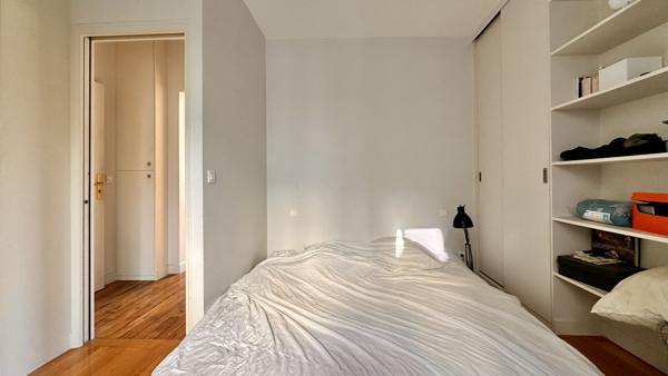 A VENDRE SUPERBE 2P DE 42M2 SANS TRAVAUX RÉNOV. ARCHI. GONCOURT CANAL PARIS 10E