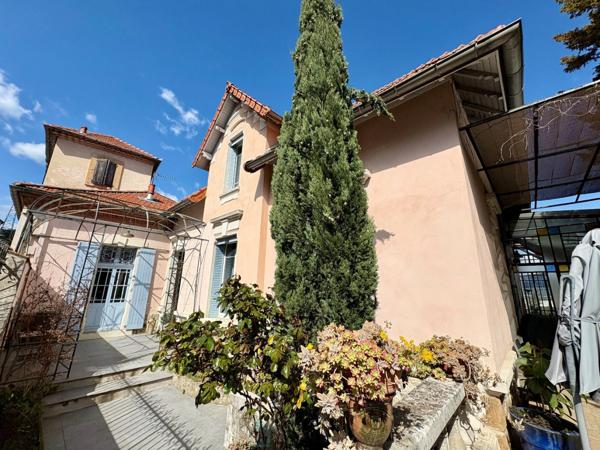 Maison de maître: élégance, confort et jardin