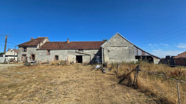 Maison à vendre Chenoise (à 5min) - Corps de ferme - Maison + dépendances (granges, étable)