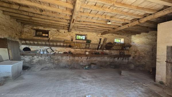 Maison à vendre Chenoise (à 5min) - Corps de ferme - Maison + dépendances (granges, étable)