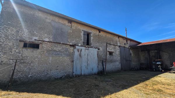 Maison à vendre Chenoise (à 5min) - Corps de ferme - Maison + dépendances (granges, étable)