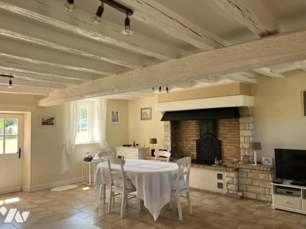 Longère berrichonne - garage - dépendance- 3289m²