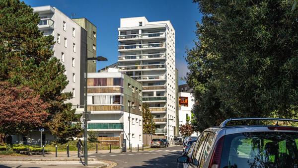 Nantes Centre-ville, T4 avec 2 terrasse et parking PMR