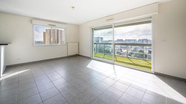 Nantes Centre-ville, T4 avec 2 terrasse et parking PMR
