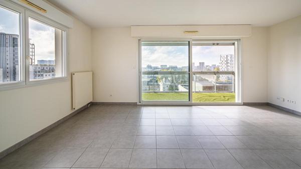 Nantes Centre-ville, T4 avec 2 terrasse et parking PMR