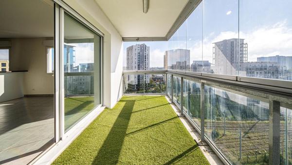 Nantes Centre-ville, T4 avec 2 terrasse et parking PMR