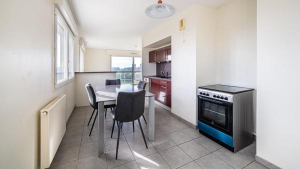 Nantes Centre-ville, T4 avec 2 terrasse et parking PMR