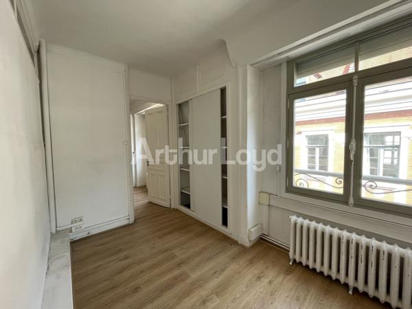 Location de bureaux à Lille avec vue sur Grand-Place dans immeuble haussmannien
