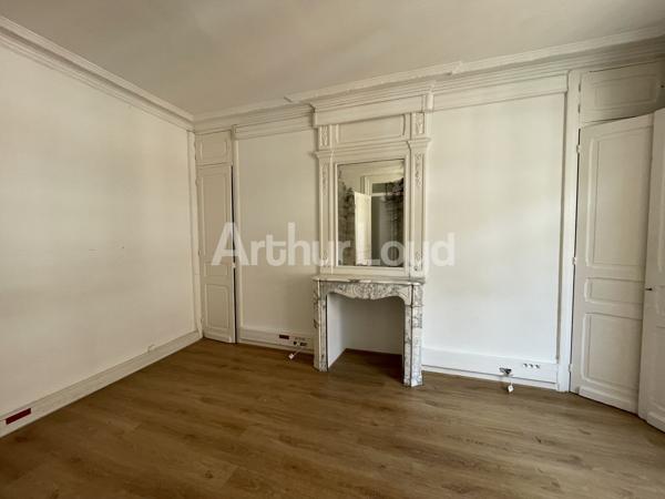 Location de bureaux à Lille avec vue sur Grand-Place dans immeuble haussmannien