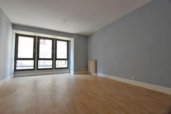 UN APPARTEMENT TYPE 3, À DEUX PAS DE LA PLACE SAINT-CORENTIN. - A QUIMPER Quimper CENTRE