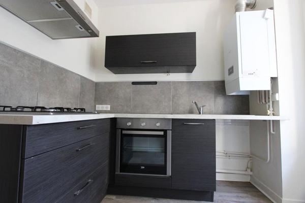 UN APPARTEMENT TYPE 3, À DEUX PAS DE LA PLACE SAINT-CORENTIN. - A QUIMPER Quimper CENTRE