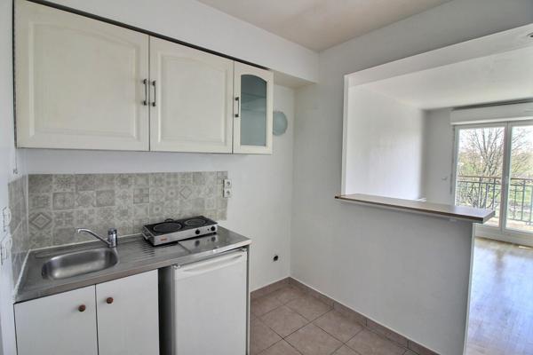 À vendre : Charmant appartement de 2 pièces à Puteaux !
