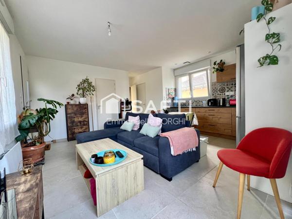 Maison 1 chambre, terrasse, jardinet, stationnement privatif, local.