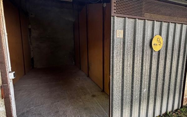 Stationnement à louer    Messanges