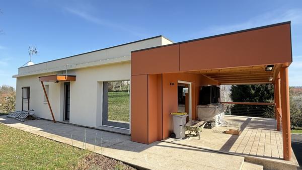 Bellerive-sur-Allier (03700) Nue-propriété Monsieur 75 ans - Dame 76 ans - Superbe maison contemporaine intérieur style chalet