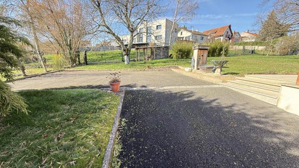 Bellerive-sur-Allier (03700) Nue-propriété Monsieur 75 ans - Dame 76 ans - Superbe maison contemporaine intérieur style chalet