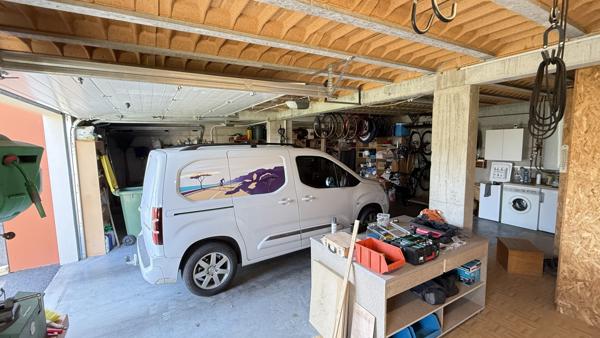 Bellerive-sur-Allier (03700) Nue-propriété Monsieur 75 ans - Dame 76 ans - Superbe maison contemporaine intérieur style chalet