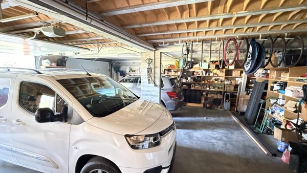 Bellerive-sur-Allier (03700) Nue-propriété Monsieur 75 ans - Dame 76 ans - Superbe maison contemporaine intérieur style chalet