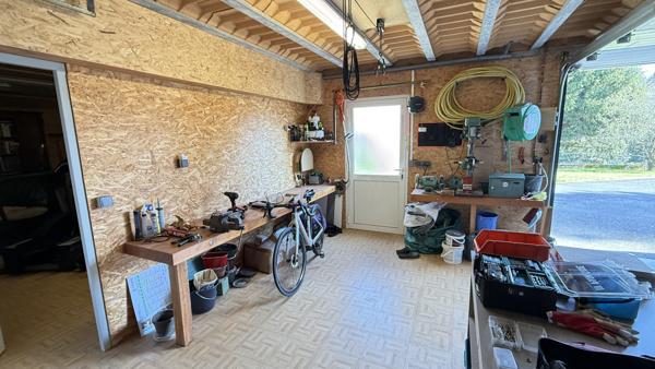 Bellerive-sur-Allier (03700) Nue-propriété Monsieur 75 ans - Dame 76 ans - Superbe maison contemporaine intérieur style chalet