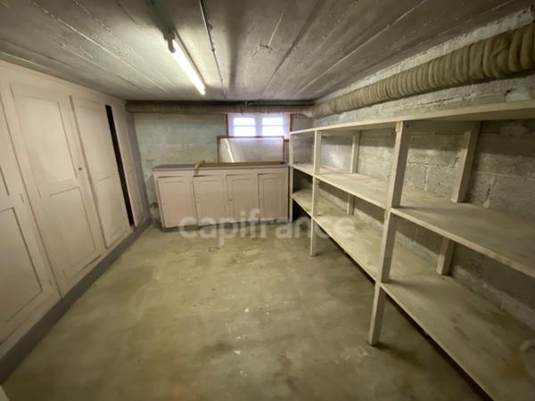 Une maison à réinventer au cœur d’un grand terrain arboré