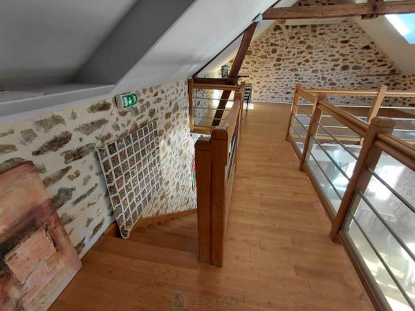 Maison avec activité de restauration gastronomique
