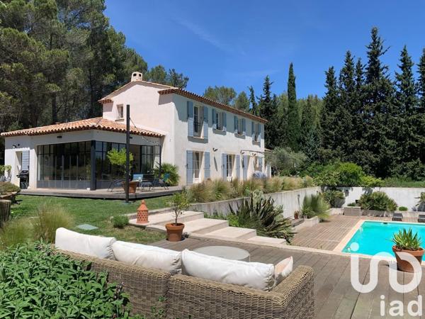 Maison 7 pièces de 220 m² à Aix-en-Provence (13080)
