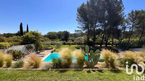 Maison 7 pièces de 220 m² à Aix-en-Provence (13080)