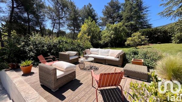 Maison 7 pièces de 220 m² à Aix-en-Provence (13080)