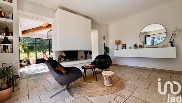 Maison 7 pièces de 220 m² à Aix-en-Provence (13080)