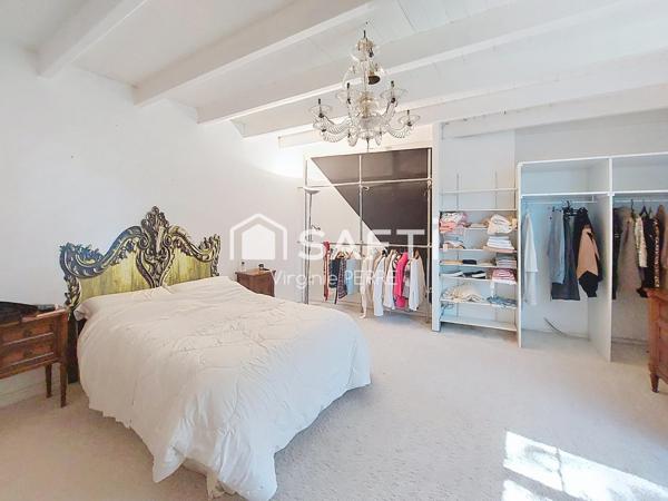 MAISON DE CARACTERE MAISON + 2 APPARTEMENTS ATTENANTS - 412m2 - ARVERT (17530)