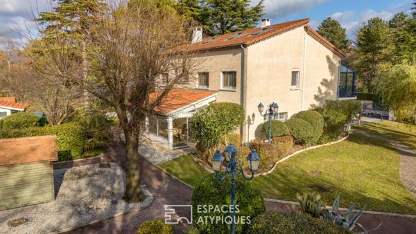 Maison de caractère et dépendances Atypiques dans un parc arboré aux portes de Valence